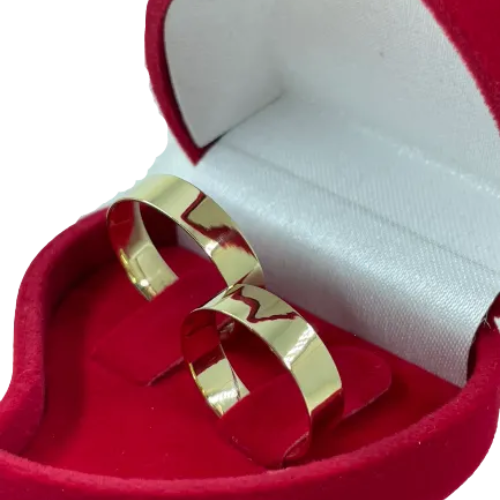 ALIANÇAS MODELOS QUADRADA  COM 4,5  GRAMAS O PAR OURO 18K GARANTIA VITALÌCIO