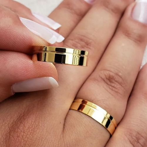 ALIANÇAS MODELOS QUADRADA  COM 4,5  GRAMAS O PAR OURO 18K GARANTIA VITALÌCIO